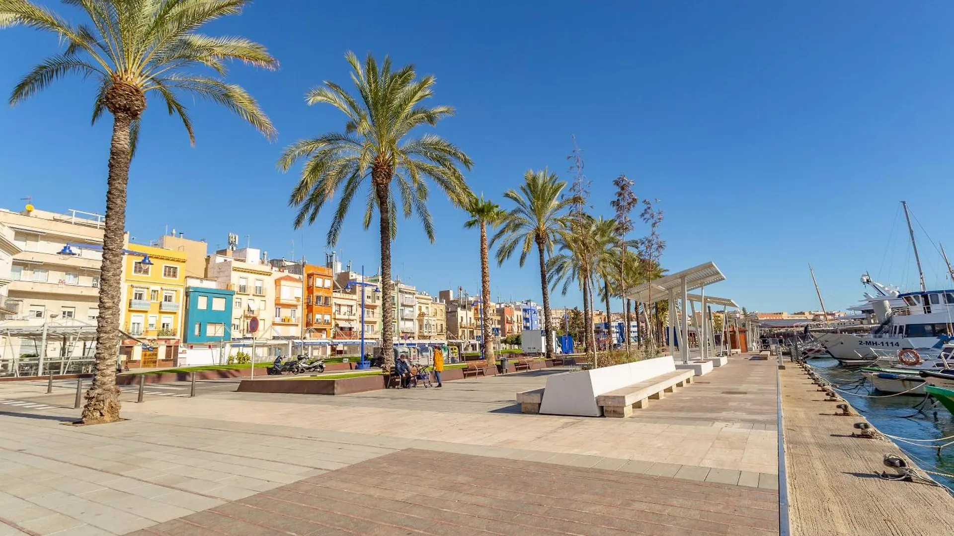 Cosy Apartment. 10Min Walk To The Beach & Train Tarragona Spain