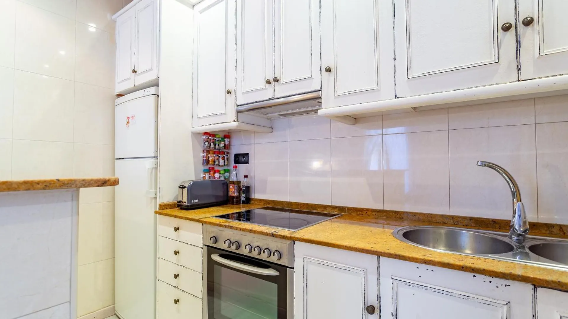 Apartment Cosy Apartment. 10Min Walk To The Beach & Train Tarragona