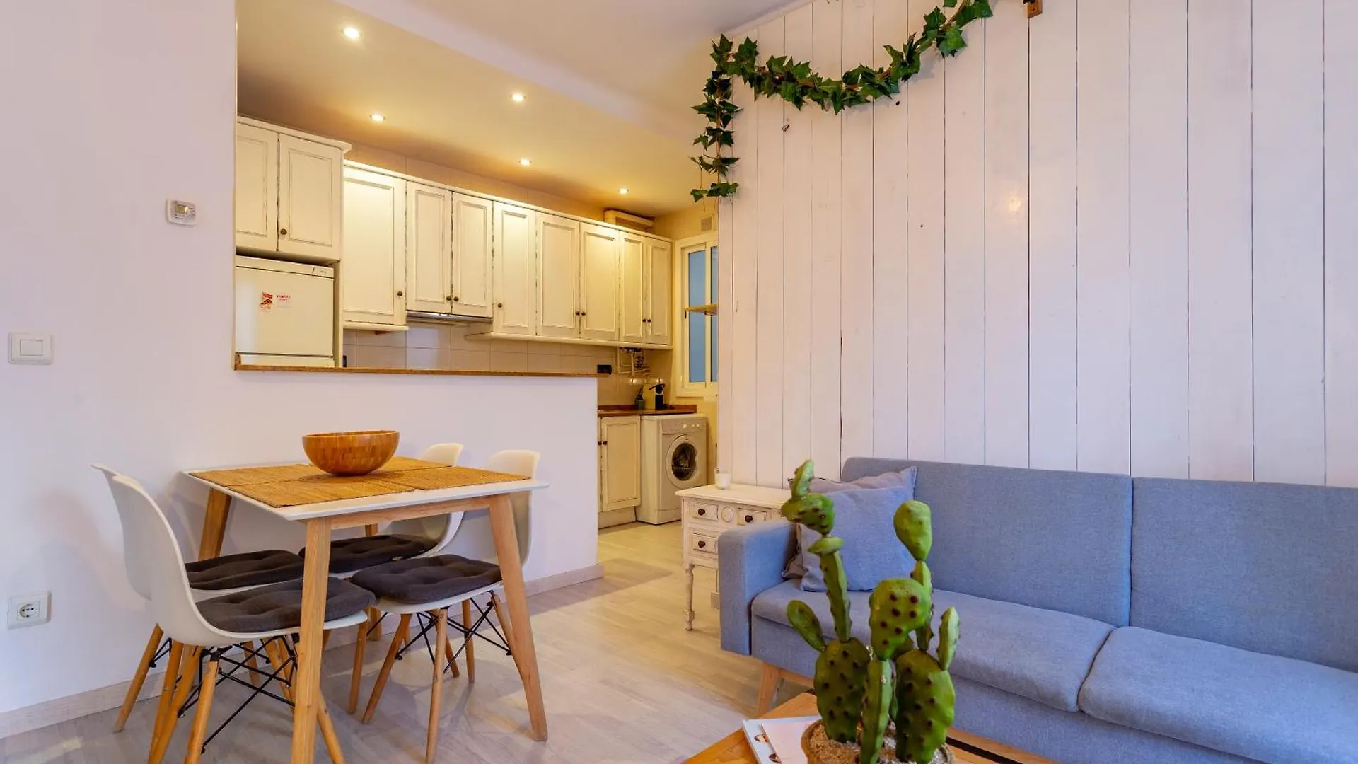 Cosy Apartment. 10Min Walk To The Beach & Train Tarragona Spain